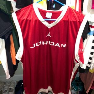 Classic Jordan jersey.
